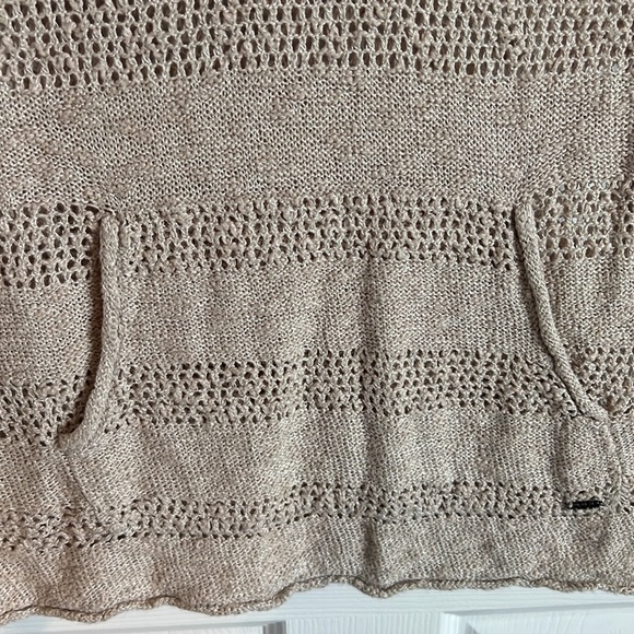 Roxy Beige Pullover - Picture 2 of 6